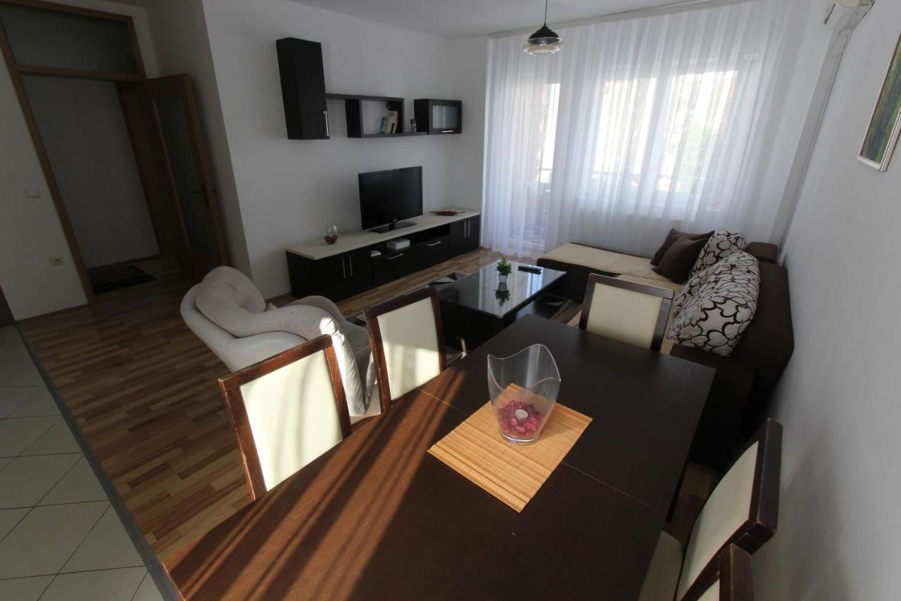 Kasumi Apartment Приштина Экстерьер фото