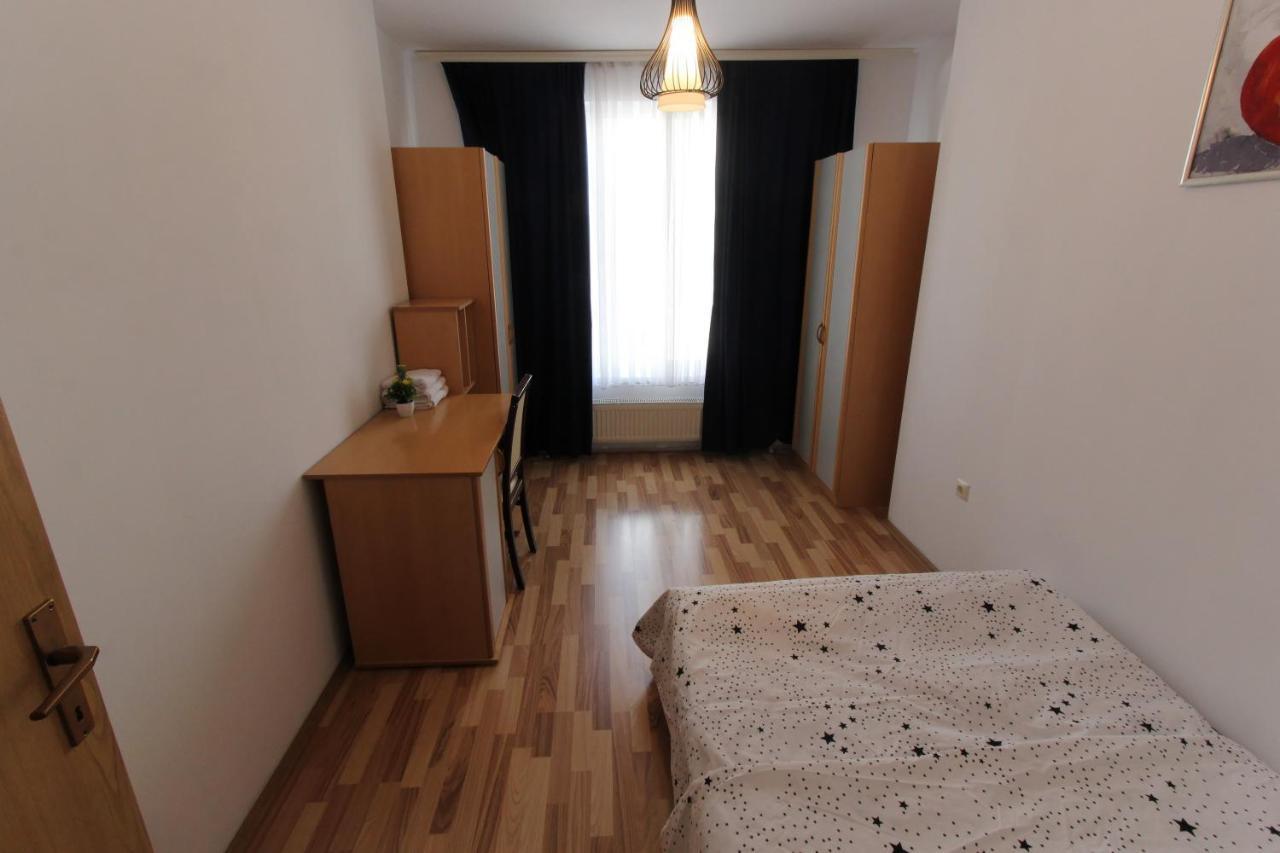 Kasumi Apartment Приштина Экстерьер фото