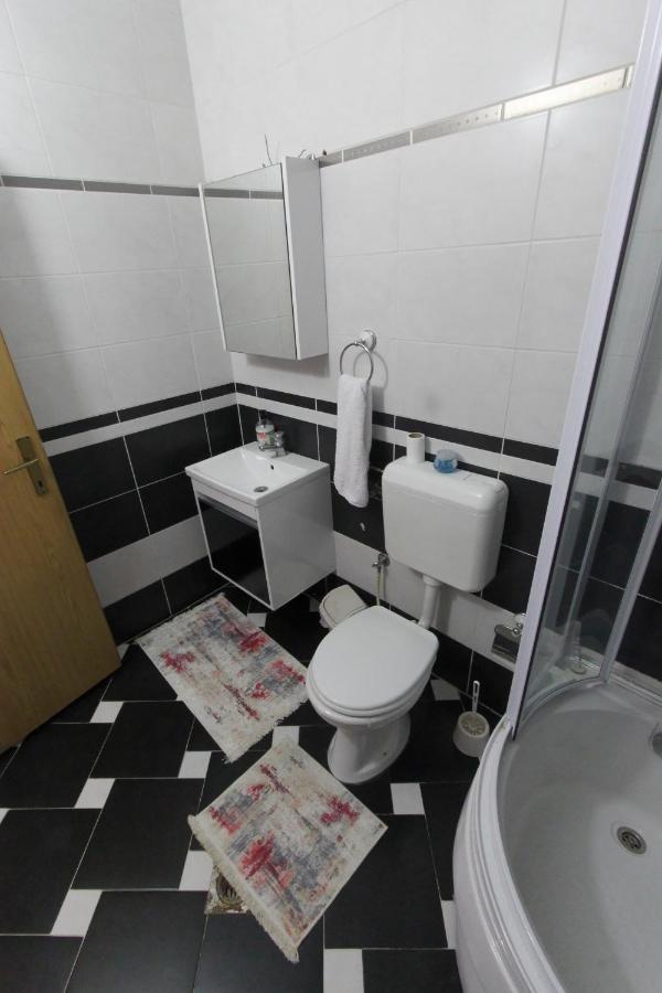 Kasumi Apartment Приштина Экстерьер фото